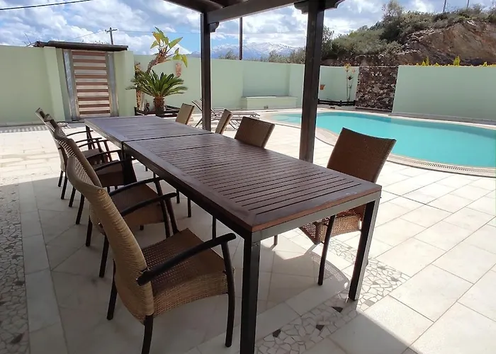 فيلة Chloe - Amazing View With Swimming Pool خانيا