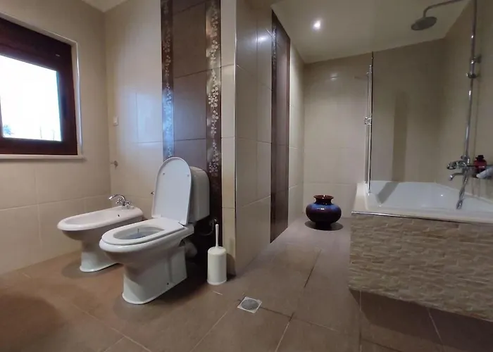 Chloe - Amazing View With Swimming Pool