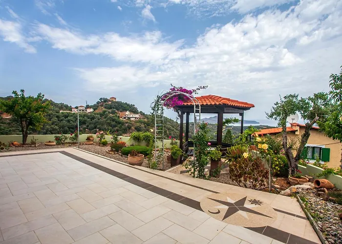 Chloe - Amazing View With Swimming Pool فيلة