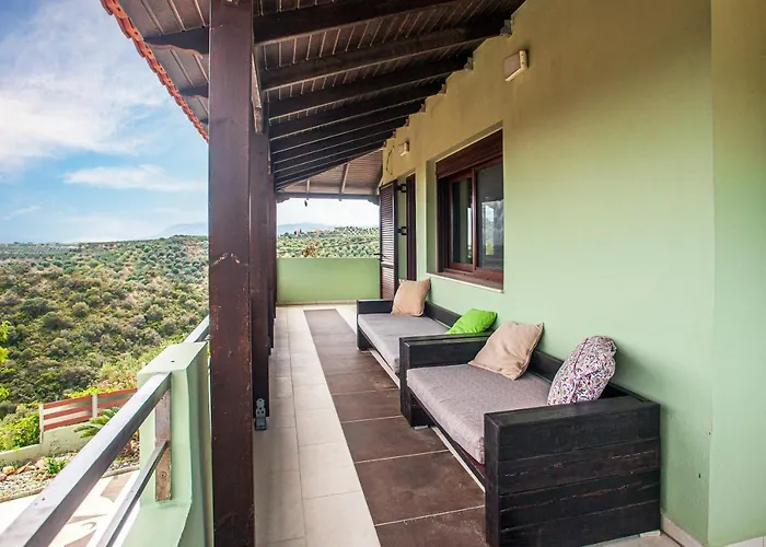 فيلة Chloe - Amazing View With Swimming Pool خانيا