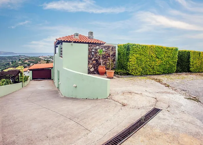 فيلة Chloe - Amazing View With Swimming Pool خانيا