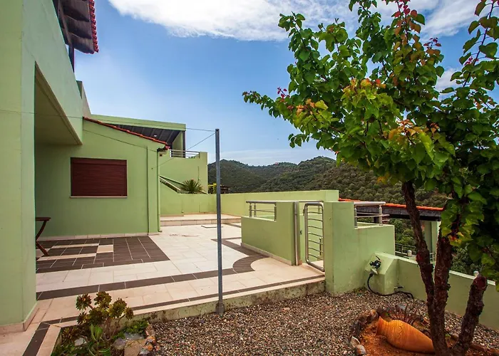 Chloe - Amazing View With Swimming Pool *